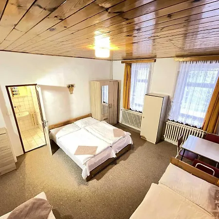 Zlata Vyhlidka Guest house *